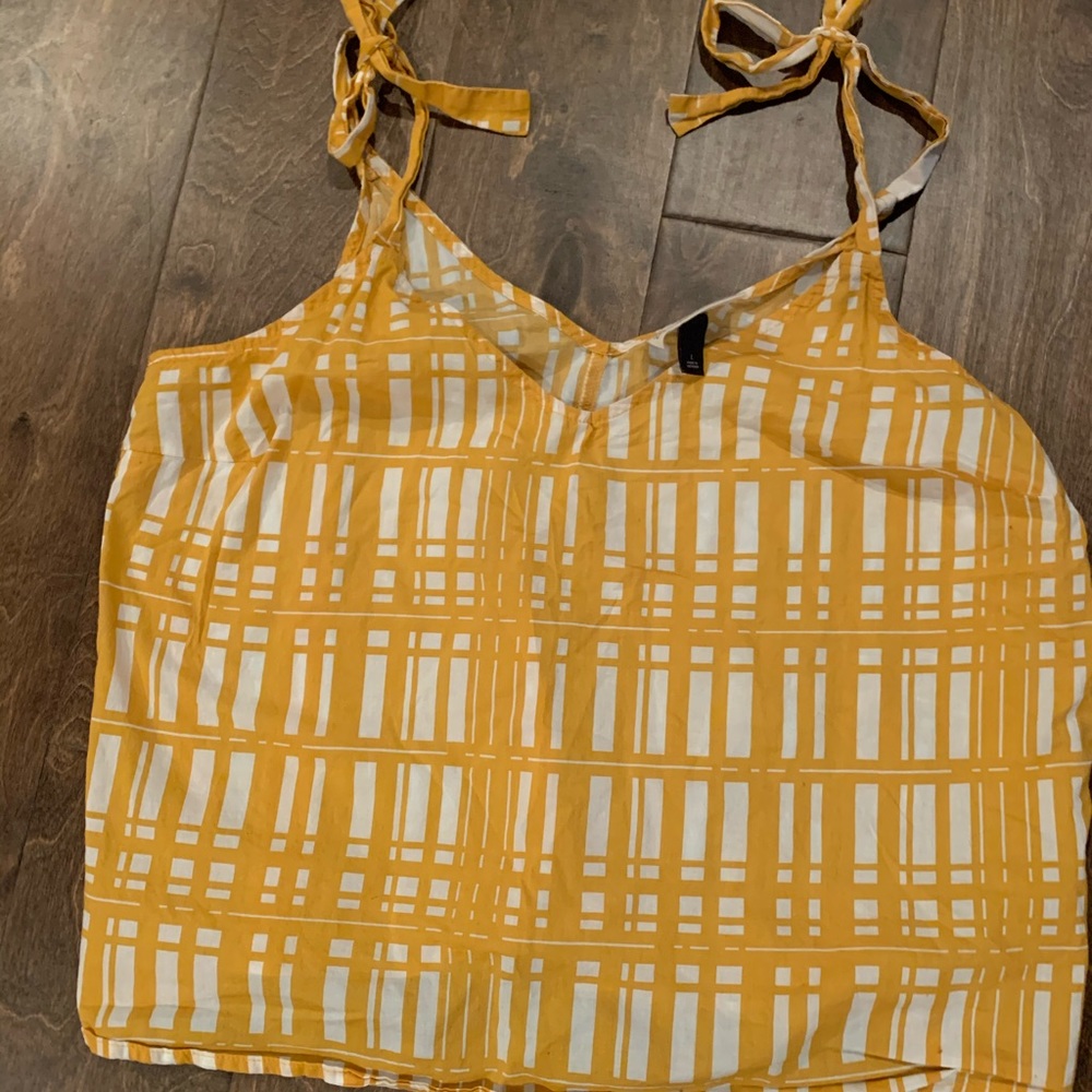 Universal Threads Top